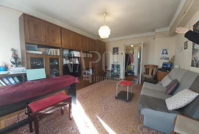 Apartament cu 3 camere decomandat în Decebal