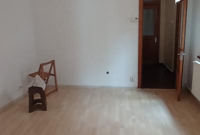 Casa singura curte birouri zona Dacia-Piata Spaniei - 2