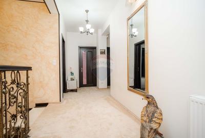 0% Comision - VILA de LUX de vânzare – Cu iaz natural - 19