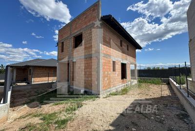 Casă individuală cu 4 camere în Micești