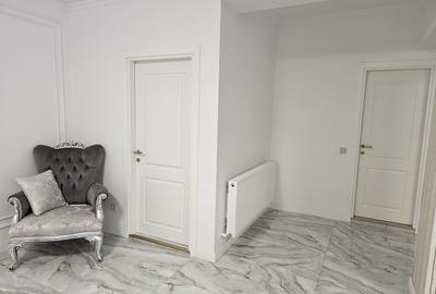 Apartament cu 3 camere semidecomandat în Bucureștii Noi