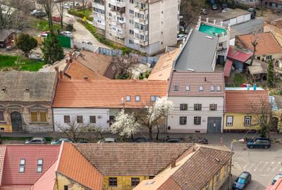 Casa pretabila pentru diferite activati, situata in zona Centrala - 25