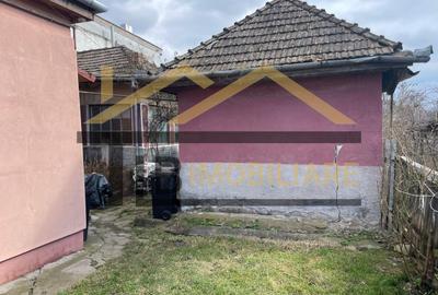 Casă individuală cu 4 camere în Gheorghe Doja