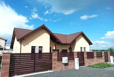 Duplex pe parter 4 camere si 2 bai - Mosnita Noua in zona foarte buna - 1