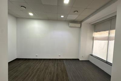 Spatiu comercial in zona Apusului/Commercial space in the Apusului area - 2