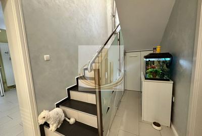 Casă premium cu panouri solare, stație EV, anexă locuibilă și grădină - 19