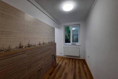 Apartament cu 3 camere ,61 mp, situat in zona Semicentrala !