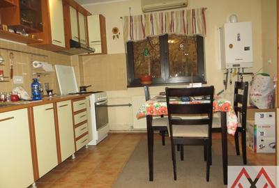 Apartament cu 3 camere decomandat în 13 Septembrie
