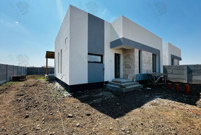 Locuință pe parter în Comuna Berceni – 3 camere, teren 371 mp, zonă liniștită - 1