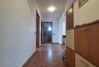 3 Camere, Decomandate, 93 Mp, Etaj Intermediar - Dacia - 3