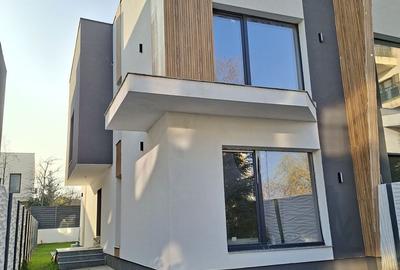 Casă individuală cu 4 camere în Ostratu