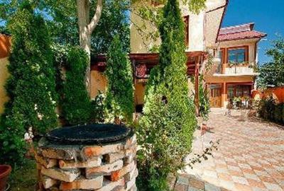 Casa P+1E si teren 370 mp, singur in curte - Piata Centrala - 1