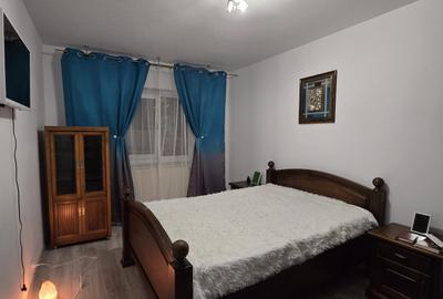 Apartament DECOMANDAT in Tractoru cu parcare, gradina