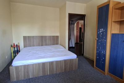 Apartament cu 3 camere - zona semicentrala - 11