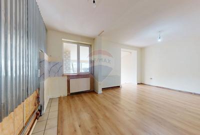 Spațiu comercial | str. Lunga 280 | 84 mp | Trafic pietonal | Vitrină - 9