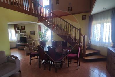Casă cu 6 camere de vânzare, teren generos,  Osorhei - 1