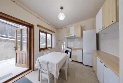 Casuta singura in curte, in Cetatea Medievala a Brasovului - 8