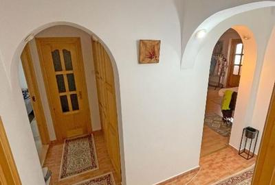 Apartament 3 camere,decomandat,ultimul etaj, zona Primaverii_Capat 1 - 8
