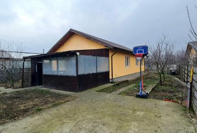Casa individuala gata de locuit 88 mp si teren 650 mp - 1
