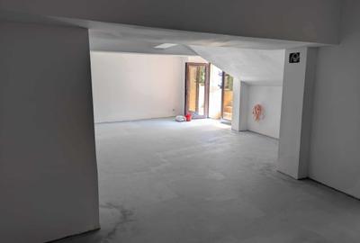 Spatiu comercial 130 mp - demisol - Faleza Nord - 122.000 euro (Cod E8+E10) - 4