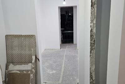 De vanzare apartament cu trei camere , zona Lipovei