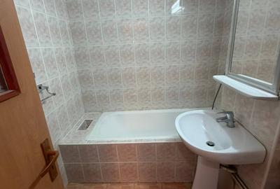 Apartament 3 camere DECOMANDAT – 9 Mai / Domnișori - 12