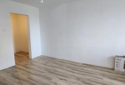 Garsoniera situata in Astra, etaj 4/9, suprafata 35 mp, renovata, libera! - 4