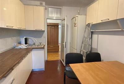 Apartament 3 camere et.1,  central-Zona Bancilor - 11