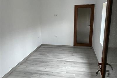 Super Pret ! Renovata Casa zona Piata Saraca  -Scoala 18 - 5