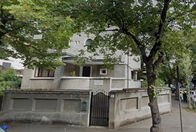 Apartament cu 3 camere decomandat, mobilat în Capitale