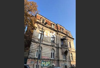 Cladire interbelica - Piata Victoriei - 1