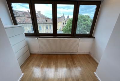 Apartament 3 camere dec, recent renovat – zona Centrală, str. C-tin Noica - 14
