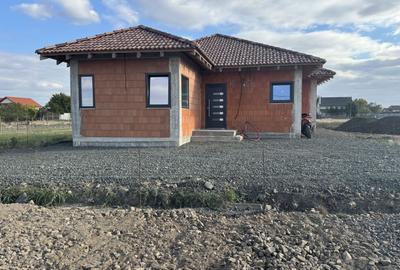 Individuala Parter Becicherecu Mic, Zona Semicentrala,4 Camere,Teren 800 mp - 4