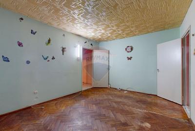 Apartament 3 camere de vânzare, necesită renovare, Săcele - 2