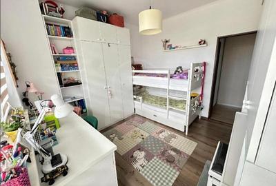 Apartament cu 3 camere semidecomandat, mobilat în Mărăști