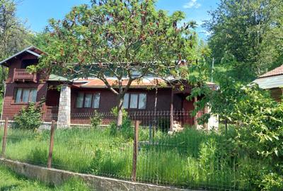 Casa gospodarului, bine întreținută, cu teren generos – Comarnic - 2