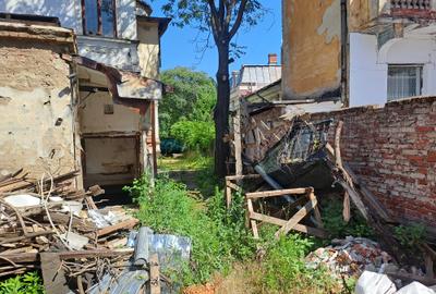 Unirii-Cartierul Evreiesc, singur curte, dubla deschidere, libera - 24