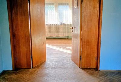 Apartament de 3 camere in zona Aviatorilor mai precis pe str Av  Mircea Zorilean - 8
