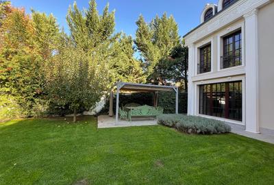 VILA DEOSEBITA / SPATII GENEROASE / CURTE PROPRIE - 56