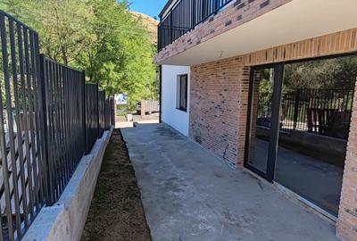 Casa individuala, semifinsata, zona Tautiului - 2