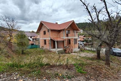 Casa individuala la rosu, 150mp, 500eurp/mp, Agarbiciu - 1