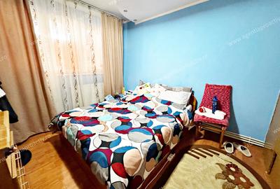 Apartament cu 2 camere decomandat, situat la etajul 3, Micro 14. - 3