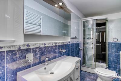 Universitate bld Carol Parcu Izvorul Rece Casa 11 camere, 2 locuri de parcare - 24