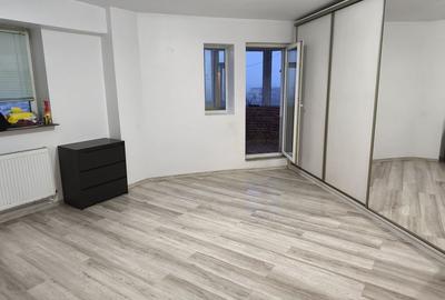 Apartament 3 camere decomandat - zona Trocadero - 210.000 euro (Cod E13) - 1