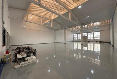 Hala, spatiu comercial, zona Carrefour, rampa, de la 1000mp la 3000mp - 3