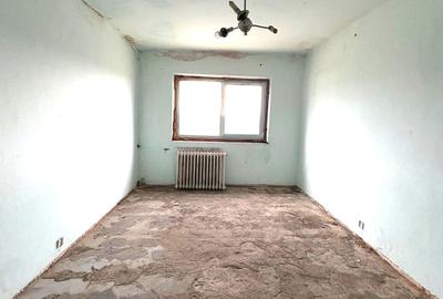 Apartament 3 camere 66mp zona Stadion  Pret 58000eur neg - 1
