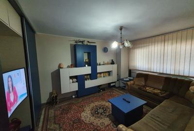 Apartament 3 camere decomandat Vest - Ploiesti - 1