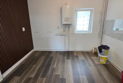 Renovat total totul nou apartament 4 camere parcul Sebastian cu centrala termica - 1