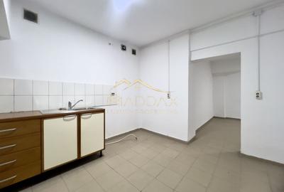 Spatiu Comercial Stradal**240mp**2 locuri parcare//Bdul Ion MIhalache - 23