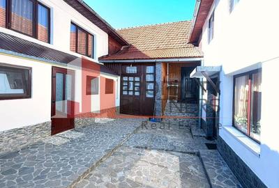 Casă tradițională cu 1800 mp teren  în Sohodol, Bran | Priveliște superba - 6